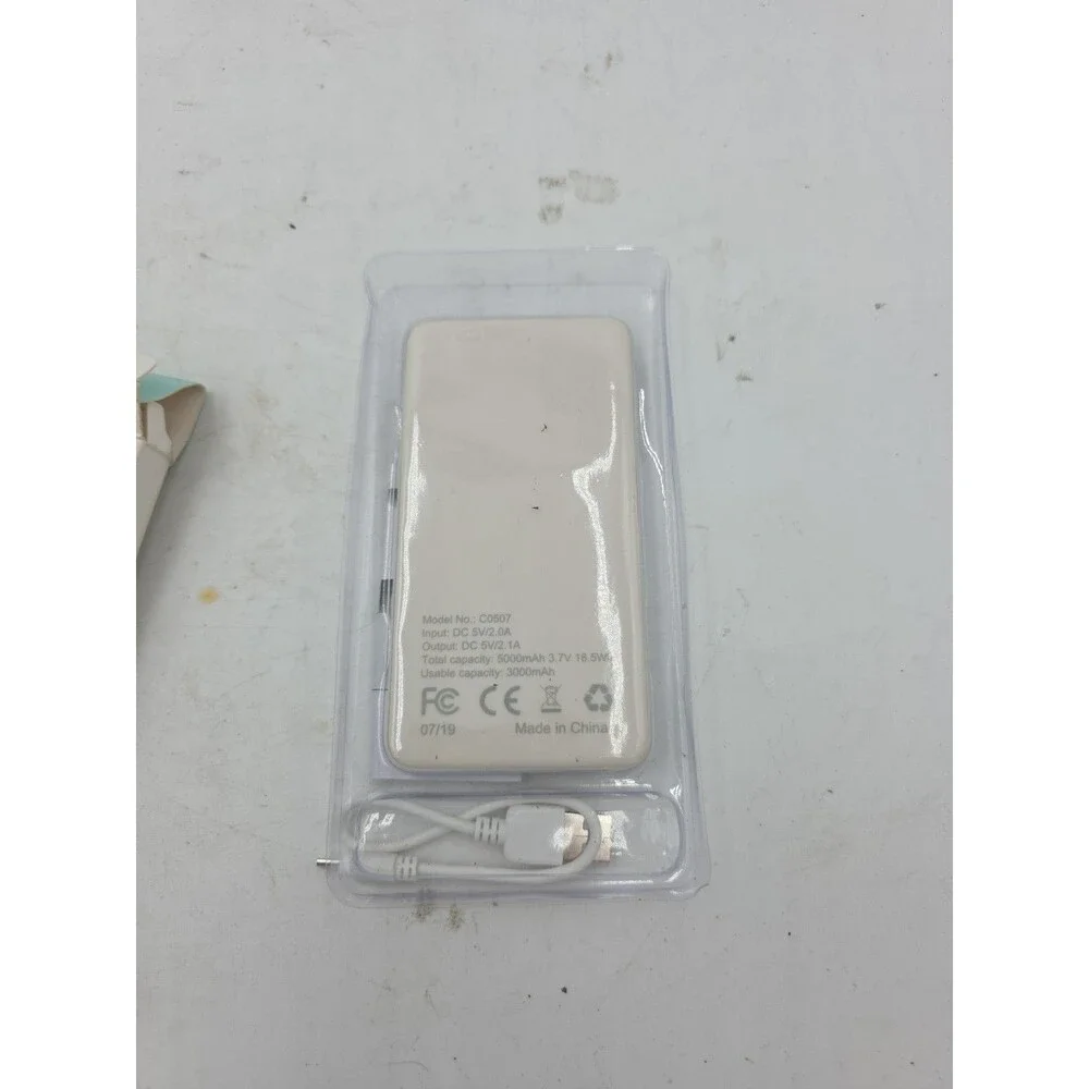We R Memory Keepers Crafter's Essentials Dual USB POWER BANK